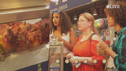 판타지 생명체처럼 생긴 명게 앞에서 일단 후퇴한다