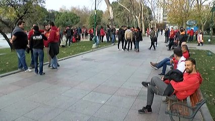 Galatasaray Taraftarları Derbiye Hazırlanıyor