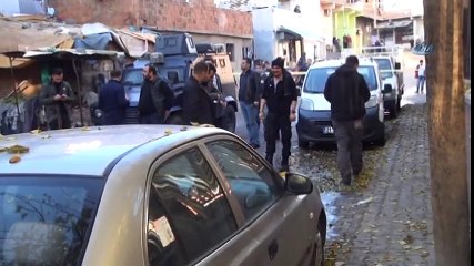 İlkokula El Yapımı Patlayıcı İle Saldırdılar