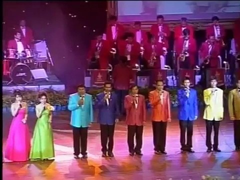 พระบารมีปกเกล้า - พรศุลี วิชเวช นำหมู่ (วงสุนทราภรณ์) (2549)