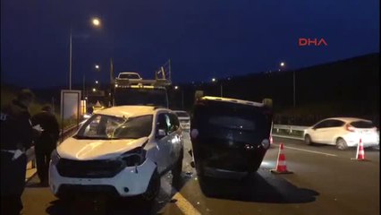 Bursa Tır Üzerindeki Otomobiller Düştü, Otoyol 2 Saat Trafiğe Kapandı