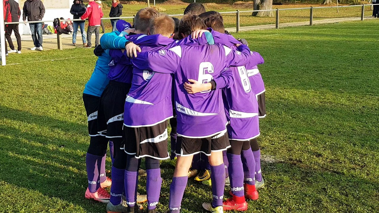 U13 - C2L (1) - ENTENTE A.S. ORVAL du 02-12-17 à LEVET - Leur cri de guerre