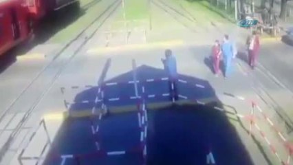 Tren Çocuğa Böyle Çarptı