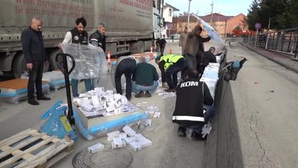 Bolu Sehpa Süsü Verilmiş Zulalarda, 10 Bin Paket Kaçak Sigara Yakalandı