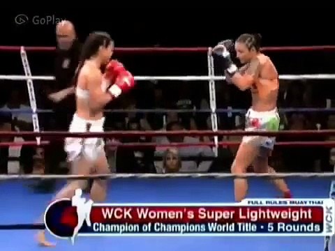 Muay Thai | Miriam Nakamoto vs Julie Kitchen