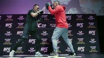 UFC 218: Max Holloway Workout Highlights - MMA Fighting