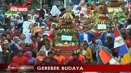Presiden Jokowi Bagi-Bagi Sepeda untuk Guru