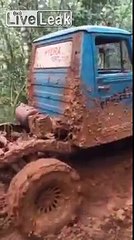 man dies while trying to tow his jeep