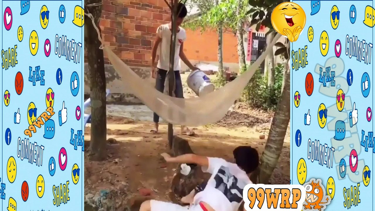CHINESE FUNNY VIDEOS - NEW 2017-Surprise! Do not miss! Try not to laugh - laugh ha ha (16)