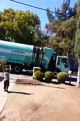 Dječak s Autizmom Svakodnevno Čeka Smetlara. Ono Što Je Smetlar Uradio Će Vam Vratiti Vjeru u Čovječanstvo.