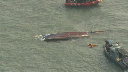 어뢰 맞은 듯 큰 구멍...하늘에서 본 처참한 '선창 1호' / YTN