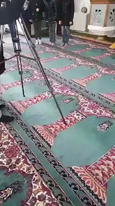 LIVE: Konvertimi në Islam (maqedonasja pranon fenë Islame) (VIDEO)