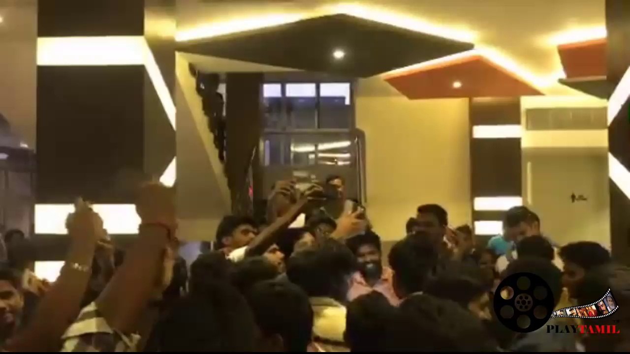 Thiruttu payale 2 bobby simha & Team in kasi theatre
