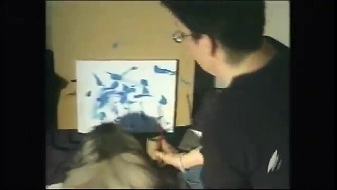 Ziggy the painting pooch SBS World News Australia-ifKeryPylS8
