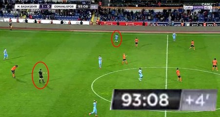 Halis Özkahya Atağı Kesip, Maçı 1 Dakika Erken Bitirdi