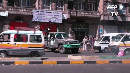 صنعاء مدينة أشباح جراء "حرب شوارع" بين أنصار صالح والحوثيين