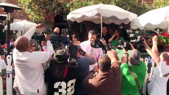 The Paparazzi Swarm Kim Kardashian As She Arrives for Lunch At the Ivy [2014]