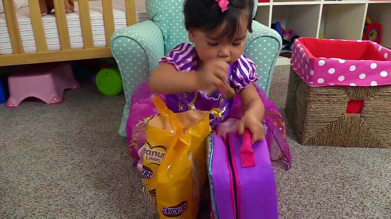 [جديد] رابونزيل الطفل يهرب ث / الثلج الأبيض، المجمدة إلسا، رابونزيل، البكاء الطفل، الوردي سبيديرجير