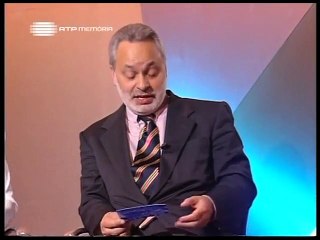 Major Valentim Loureiro canta "Eu Tenho dois Amores" de Marco Paulo (1995)