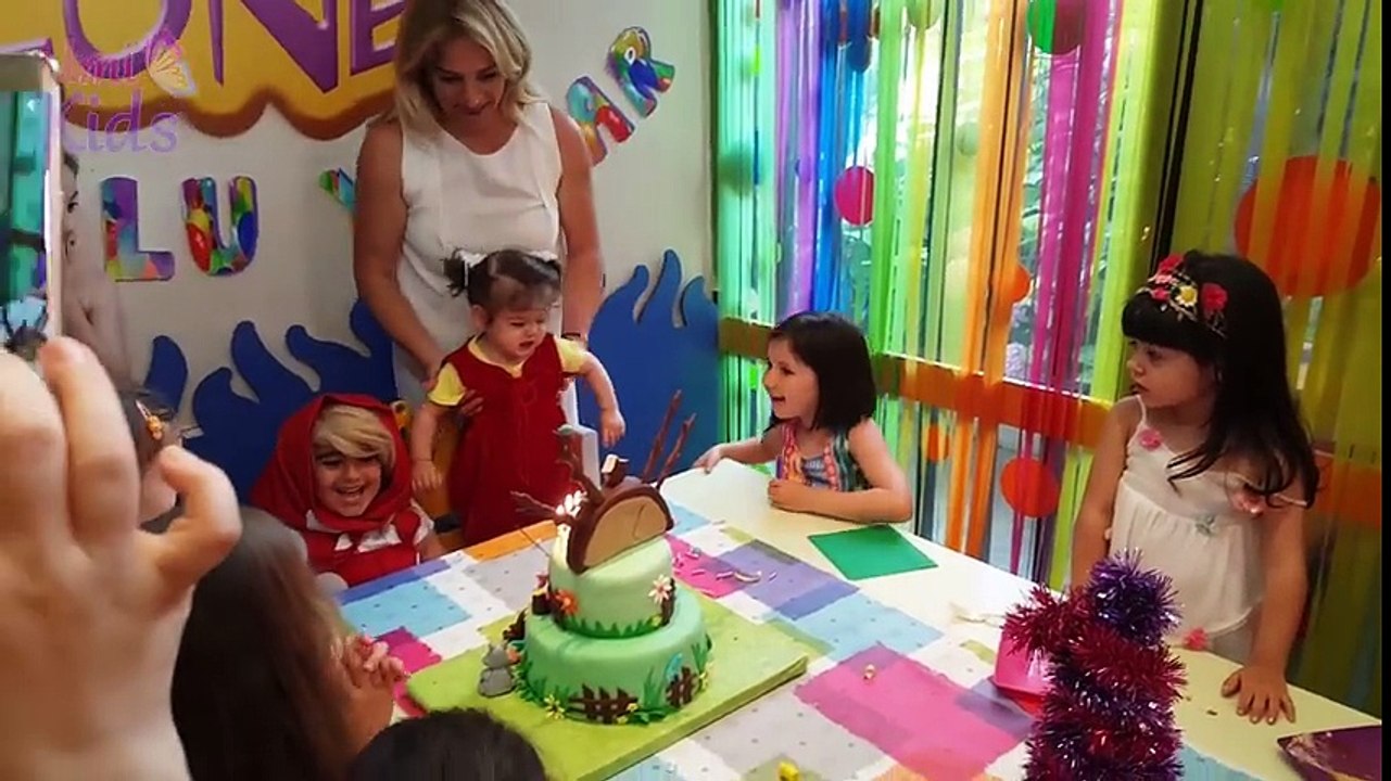 Maşa ile Koca Ayı Çizgi Film Karakteri | Mira'nın 5. Doğum Günü Partisi | UmiKids