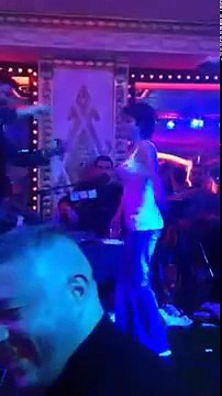 Yıldız Tilbe'nin Ankara Pavyonda Ankara Oyun Havası Oynaması