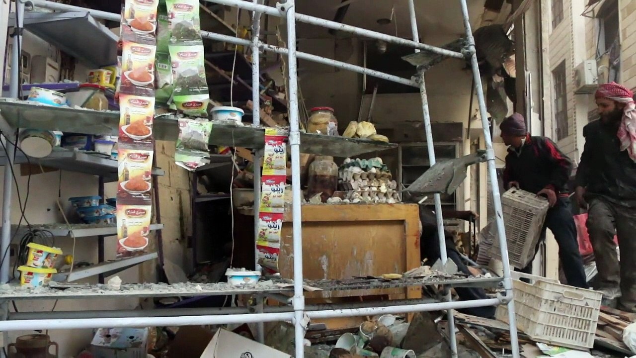 Al menos 25 muertos por ataques en región siria...