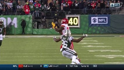 Smith finds Hill for an incredible 40-yard gain
