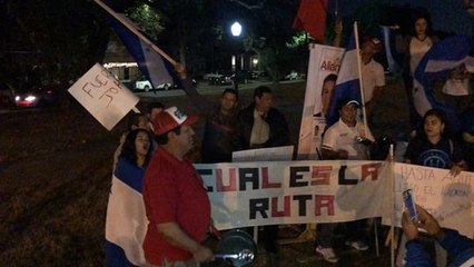 Honduran-Americans Beat Pots and Pans to Protest President Hernandez in New Orleans