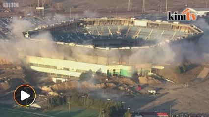 Pontiac Silverdome stadium fails to implode near Detroit