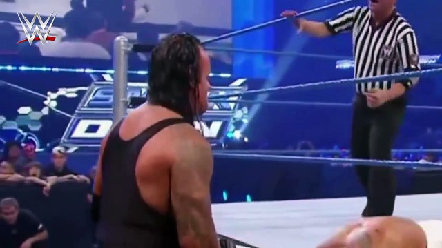 [WWE 2017] WWE The Undertaker vs Rey Mysterio SmackDown, May(00h04m24s-00h08m49s)