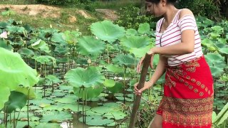 Amazing Smart Girl Catch A Lot of Fish at Siemreap Easy Catch Fish 2017