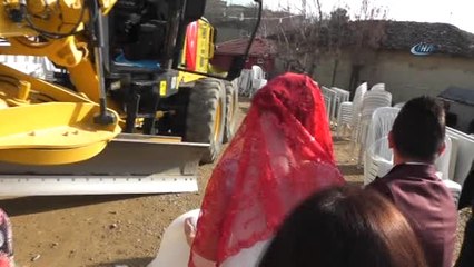 Greyder Gelin Arabası Oldu