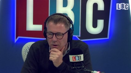 Ian Collins Says Social Media Is Damaging Young People's Mental Health