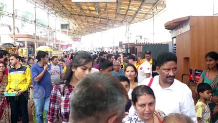 DJ Hardwell VIsits Sdiddhivinayak, Talks About Mumbai Concert