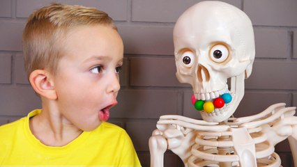 Funny Kids & Giant Skeleton! Johny Johny Yes Papa Baby Songs Nursery Rhymes for Children