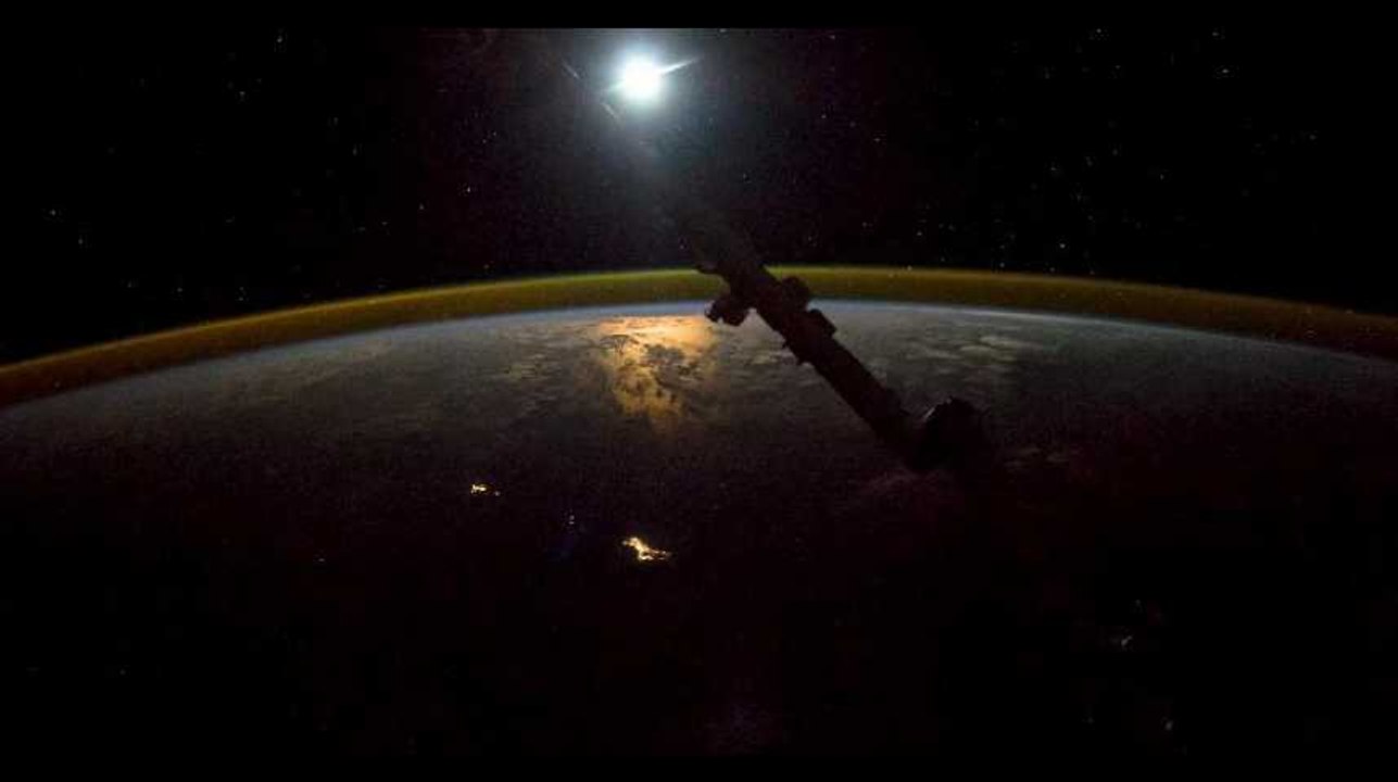 Superbe : un lever de Lune filmé depuis la Station spatiale internationale