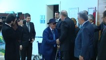 Cumhurbaşkanı Erdoğan, Görme Engelli Ressamın Sergisini Gezdi