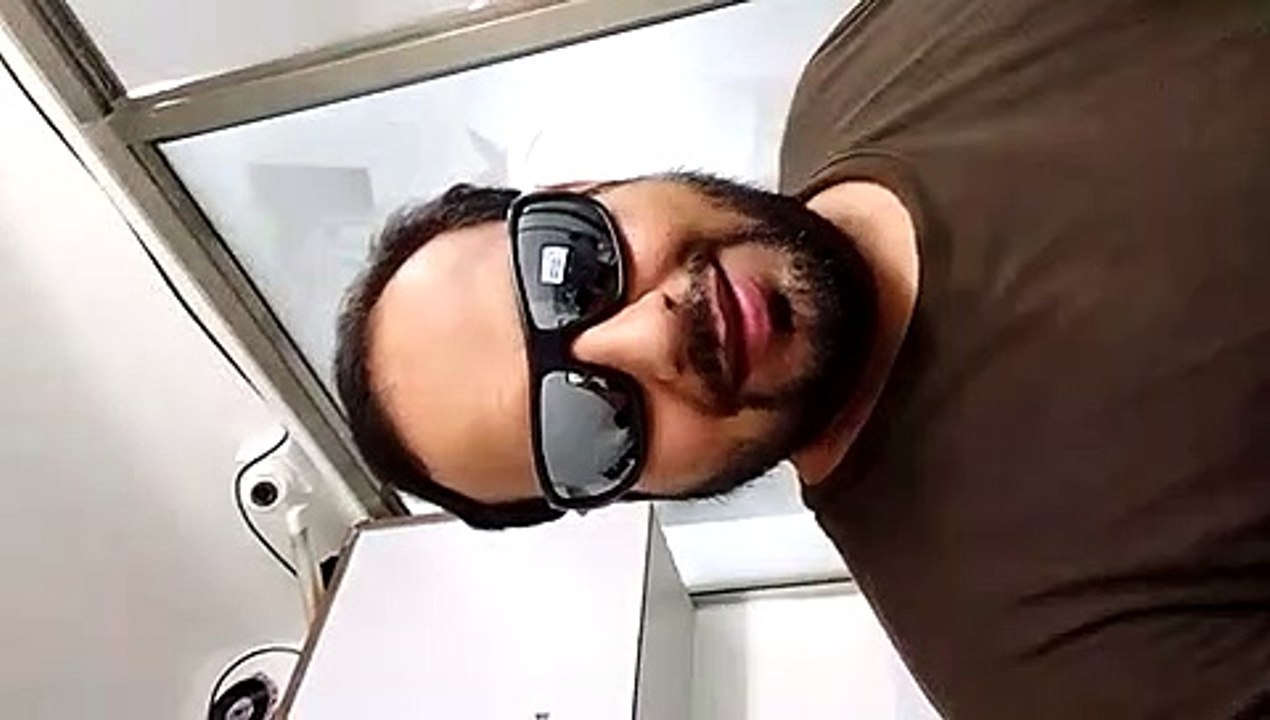 Director Hasnain Hyderabadwala Wishing Tu Mileya Team