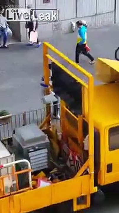 1500$ d'amende pour fumer une clope en public à Hong Kong !