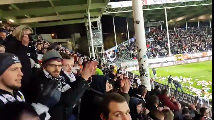 Bancada atira milhares de Peluches para serem doados na quadra Natalícia