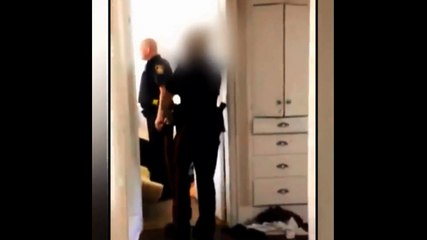 Un enfant de 12 ans se fait gifler par un policier.