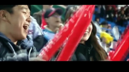 잠깐 방송탔는데 눈을 뗄 수 없는 미모의 야구장 응원녀