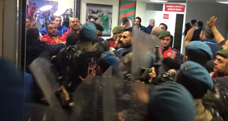 Alanyasporlu Futbolcular, 90+3'te Maçı Kaybedince Kayserisporlulara Saldırdı