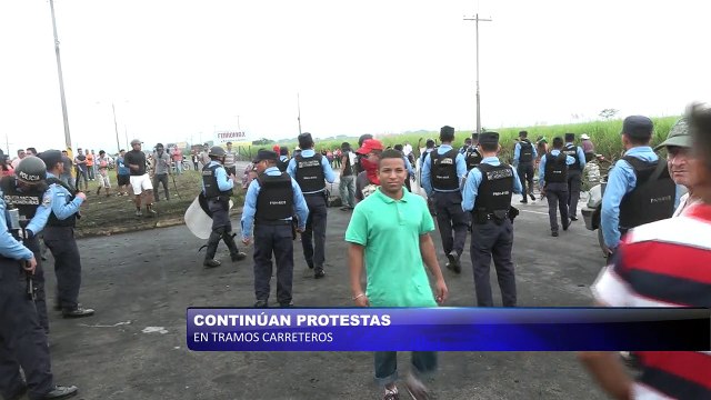 Continúan protestas en tramos carreteros