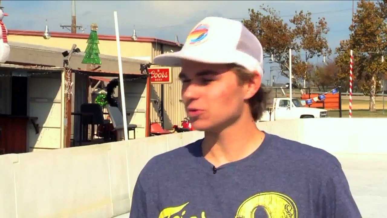 Texas Bar's Outdoor Skating Rink Has All the Fun, None of the Ice