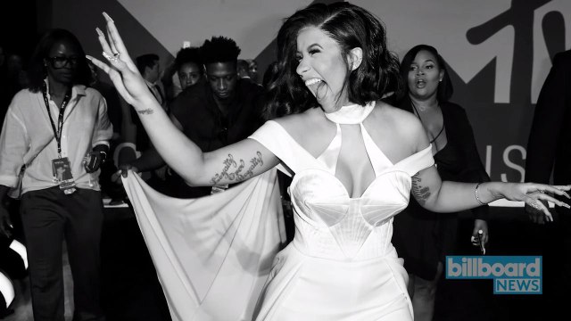 New Yorkers Have a Dance Party to Cardi B's 'Bodak Yellow' at Subway Station | Billboard News