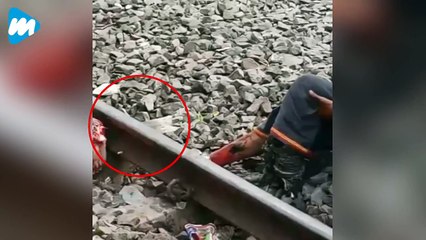 Man’s Leg Severed By Train, Onlookers Shoot Videos! _ Viral Video _Viral Mojo