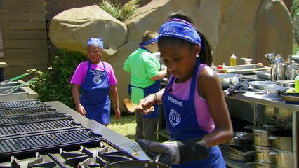 Shayne Scolds A Team Member For Her Porkchops _ Season 5 Ep. 9 _ MASTERCHEF JUNIOR-GLFCmP485YQ