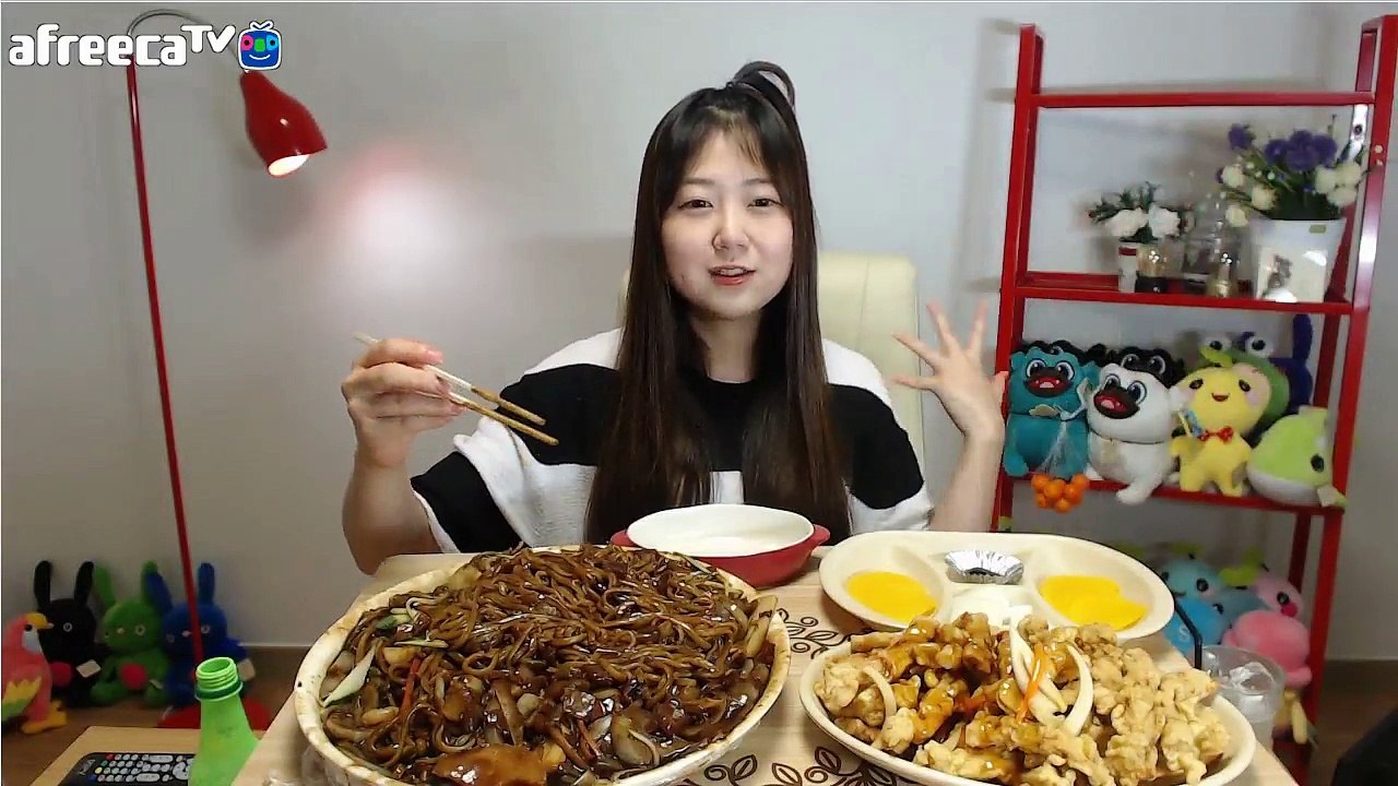 오랜만에 중식! 쟁반짜장 탕수육 군만두 먹방 mukbang 20170806 볼빨간효닝