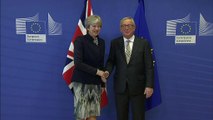 Theresa May pressionada para obter acordo na fronteira irlandesa